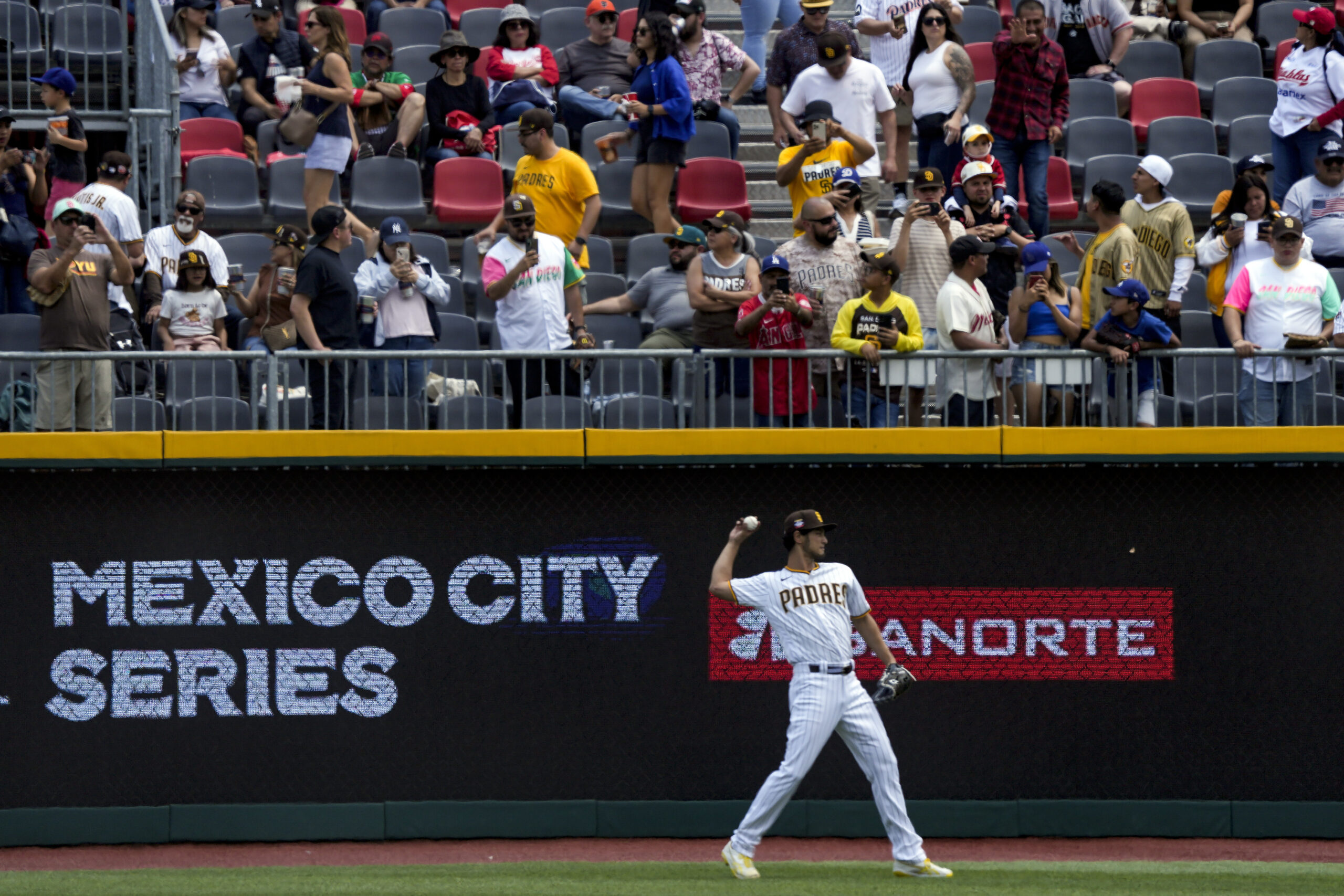5-things-you-should-know-about-the-mlb-mexico-city-series