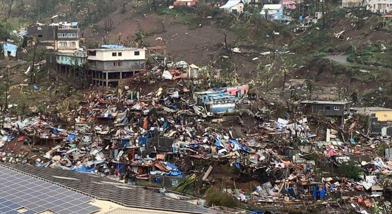 “It looks like the result of a nuclear accident”: France fears hundreds of deaths from the worst cyclone in 90 years that devastated the island of Mayotte